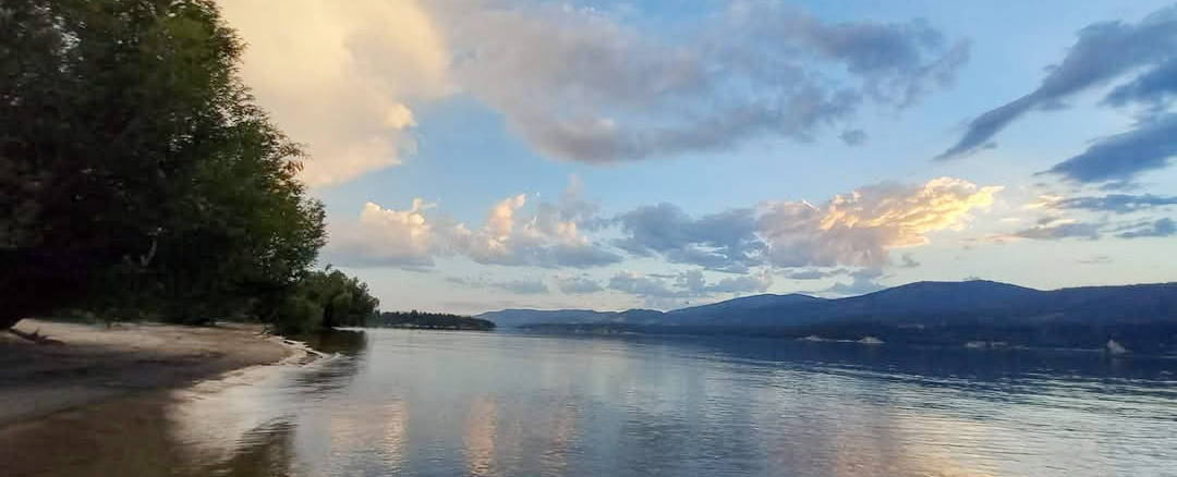 Kettle Falls Marina